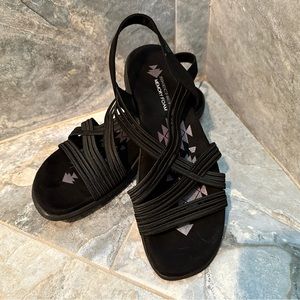 Sketchers Reggae black sandals size 11